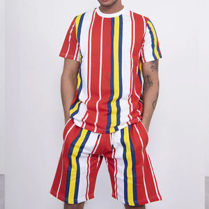 Vente en gros Ensemble de sport pour hommes Ensemble d'été 2 pièces T-shirts à manches courtes et shorts Ensemble de shorts élégants, décontractés et respirants - Product Image 3