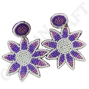 Boucles d'oreilles florales bohèmes fabriquées à la main Bijoux brodés en forme de fleur multicolore Coton artisanal unique pour chaque couture - Product Image 4