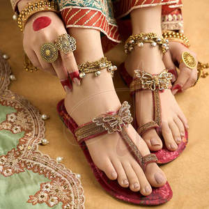 Calzado Kolhapuris de Terciopelo para Mujer, Precio Económico, Tendencia de Moda, Antideslizante, Alta Calidad, Gran Cantidad - Product Image 2