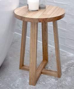 Tabouret en bois élégant conçu pour offrir confort, durabilité et valeur décorative pour les intérieurs contemporains et traditionnels - Product Image 6