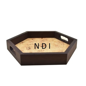 Cocina casera Catering Comida usada Pasta Café Bandeja para servir Nogal brillante Acabado Bandeja de madera decorativa con asas - Product Image 1