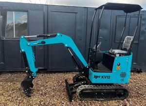 LIVRAISON GRATUITE Mini-excavatrice JPC KV12 12HP avec cabine ouverte, lame de bulldozer avant, bras oscillant, homologuée EPA CE, pouce hydraulique auxiliaire - Product Image 4