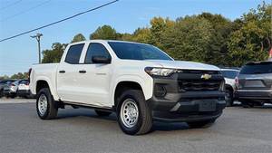 Vente en gros de voitures d'occasion 2023 Chevrolet Colorado Work Truck 4x2 Work Truck 4 portes Crew Cab 5 pi. SB - Product Image 6