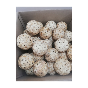 Pelotas de fútbol de ratán Sepaktakraw redondas naturales ecológicas 100% de Vietnam pelado de ratán hecho a mano y pelota de núcleo - Product Image 1