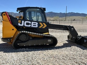 รถตักล้อยางขนาดเล็ก JCB 3TS BT ดีเซล พร้อมปั๊มไฮดรอลิกและบุ้งกี๋ สำหรับงานก่อสร้าง ฟาร์ม และลานก่อสร้าง - Product Image 4