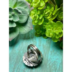 Bague en argent sterling et turquoise bleue lune faite à la main par des artisans navajo, sertie d'or jaune, taille 6.5, pour usage quotidien, promesse ou mariage - Product Image 4