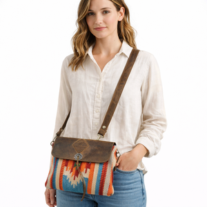 Bolso Bandolera Boho de Lona y Cuero Genuino Hecho a Mano con Cremallera, Diseño de Moda para Mujer, Envío Inmediato desde EE. UU. para Venta al por Mayor y Minorista - Product Image 1