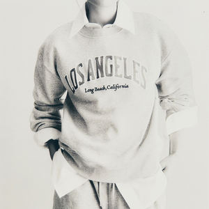 Sudadera de mujer con hombros descubiertos personalizada nueva al por mayor sudadera informal de manga larga con cuello ancho y hombros descubiertos sudadera de mujer con estampado de logotipo personalizado - Product Image 4