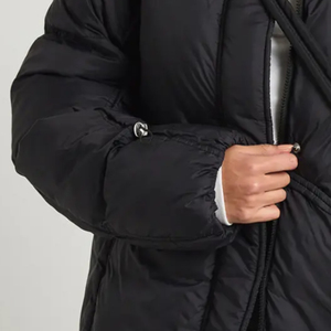 แจ็คเก็ตสไตล์สตรีทแวร์สุดเทรนดี้จากโรงงาน ผลิตจากผ้าไนลอนและโพลีเอสเตอร์คุณภาพสูง เหมาะสำหรับใส่ในชีวิตประจำวัน แจ็คเก็ตพัฟเฟอร์ทรงโอเวอร์ไซส์สำหรับผู้หญิง รุ่นปี 2026 - Product Image 5