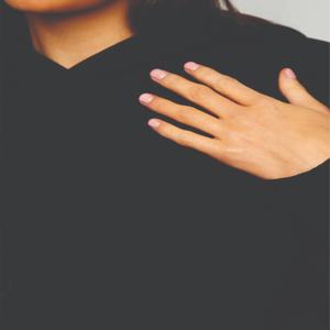 Ropa de mujer Logotipo bordado personalizado 100% Sudadera con capucha de algodón Material transpirable y suave Crop Top Jogger Sudaderas con capucha para mujer - Product Image 6