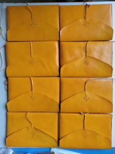 Limas de cuero en relieve personalizadas con cordón de cuero, hechas en color azafrán, ideal para regalar y regalar - Product Image 3