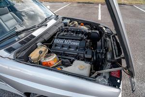 BMW M3 de 1990: Vehículos usados duraderos a bajo precio - Product Image 3