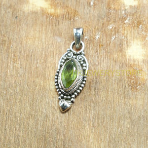 พลอยเพอริดอทสีเขียวธรรมชาติ เงินแท้ 925 งานแฮนด์เมด สไตล์วินเทจ โบโฮ จี้ห้อยคอสำหรับผู้หญิง ของขวัญวันครบรอบสำหรับทุกเพศ - Product Image 2