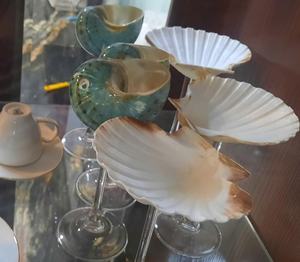 Copa de Vino Decorativa con Concha Marina y Base de Vidrio Transparente para Decoración de Mesa de Bar, Estilo Vietnam - Product Image 1