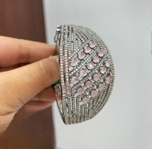 Pulsera de Plata Refinada con Acabado de Primera Calidad y Piedras de Circonita Cúbica, Ideal para Bodas, Compromisos y Fiestas, para Mujer - Product Image 1