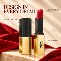 Rouge à lèvres mat YAL Velvet, couleur rouge vif, toucher soyeux, étui noir et or, maquillage cosmétique