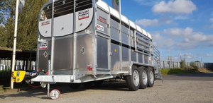Nouvelle remorque à moutons Nugent 14 x 6 |   Remorque d'élevage pour le transport de bovins, ovins, équins et autres animaux à prix avantageux - Product Image 2