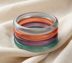 MN Exports - Juego de Brazaletes de Resina Acrílica Jade Clásica en Colores Gris, Naranja, Morado y Verde, Joyería de Regalo para Mujer - Product Image 2