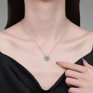 Collier en argent sterling 925 de haute qualité, pendentif trèfle délicat multicolores pour mariage, bijoux, 1 carat, pétales rotatifs, moissanite - Product Image 6