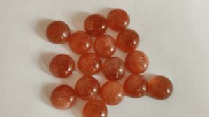 Cabochon de pierre de soleil naturelle de 10mm Lot de pierres précieuses de quartz rondes en pierre naturelle flashy de couleur orange de la série Sunstone - Product Image 2