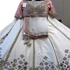 Nouveau concepteur Satin soie lourde broderie Zati et séquence Lahenga avec pièce de chemisier assortie pour vêtements de mariage - Product Image 1