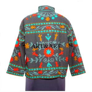 Chaqueta de Algodón Ecológica Acolchada y Bordada a Mano con Diseño Floral Multicolor Suzani para Mujer, Transpirable, Hecha a Mano por Artesanos - Product Image 5