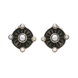 Vente en gros de boucles d'oreilles en argent sterling 925 avec perle naturelle faites à la main style mignon directement de l'usine indienne cadeaux pour femmes - Product Image 4
