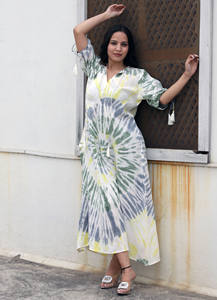 Robe d'été longue et légère tie-dye pour femmes, élégante et polyvalente, avec poches pour un mouvement sans effort et une robe confortable - Product Image 4