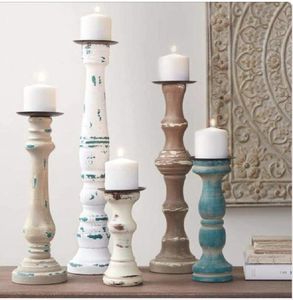 Portavelas de madera de estilo vintage para interiores clásicos que introduce un carácter atemporal con calidez - Product Image 3