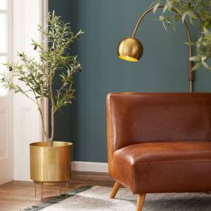 Pot de fleur et jardinière en fer doré brossé avec support - Product Image 4