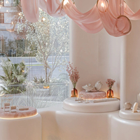 Espositore per profumi da esterno con display a LED per bancone cassa, mobile per salone, espositore personalizzato per trucchi e unghie