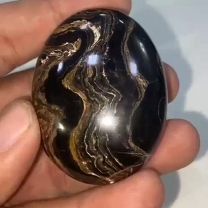 Piedra de Palma Ovalada de Estromolita Natural Pulida para Meditación, Cristal Curativo, Arte Coleccionable - Product Image 1