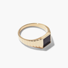 Anillo de Sello Cuadrado de Ónix con Baño de Oro de 14K Reciclado, con Incrustaciones de Piedras Preciosas, Hipoalergénico y Resistente al Agua - Product Image 4