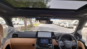 LISTO PARA ENVIAR: LEXUS LX500D DIÉSEL SPORTS 2024 CON VOLANTE A LA DERECHA - Product Image 4