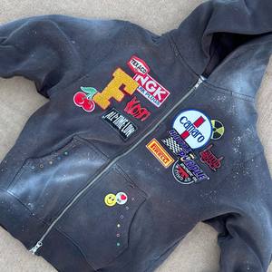 เสื้อฮู้ดดี้ปักลาย OEM รุ่น Autumn Patch คุณภาพสูง เนื้อผ้าหนา เป็นมิตรกับสิ่งแวดล้อม ระบายอากาศได้ดี ทรงโอเวอร์ไซส์ ผ้าฝ้าย ดีไซน์ปักลาย - Product Image 2