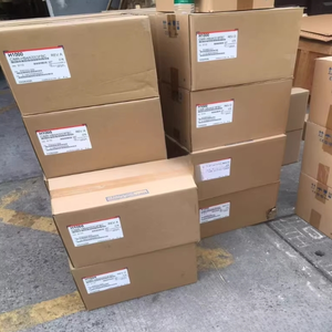 Convertidor de Frecuencia Original Nuevo CIMR-HB4A0045/60/75/216/260/304/370/450/515ABCAAA Inversor 1 Año de Garantía - Product Image 1