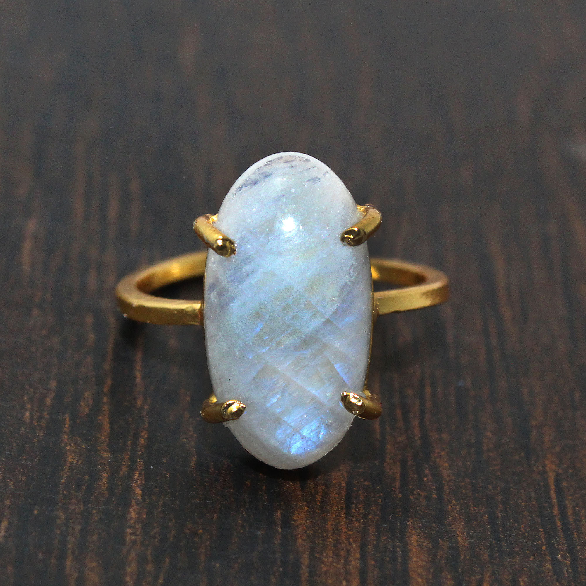 มูนสโตนสีขาว