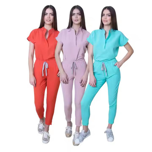 Ensembles d'uniformes de gommage essentiels avec haut à manches courtes ventilé et coutures à col montant durables - Product Image 2