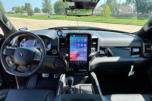 SUPER CLEAN 2025 R-A-M 1500 RHO CREW CAB 4X4 ÉDITION MOPAR PRÊT À ÊTRE EXPÉDIÉ - Product Image 2