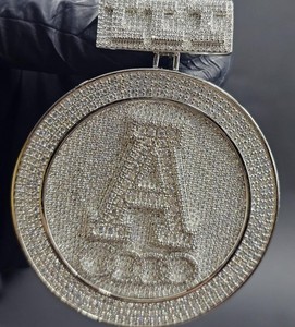 Colgante de Lujo Personalizado con Letra A en Forma Redonda, con Incrustaciones de Moissanita, Plata de Ley 925, para Uso Unisex - Product Image 1