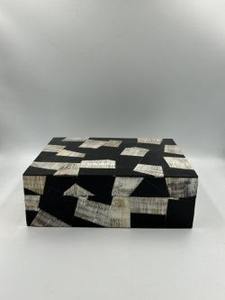 Caja Artesanal de Resina y Cuerno de Alta Calidad, Arte Indio Exótico Hecho a Mano para Uso Decorativo en Mesa - Product Image 2