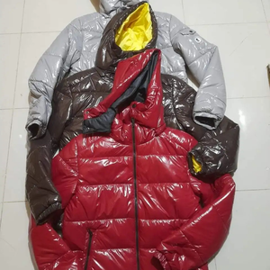 Vente en gros Veste bouffante à la mode Manteaux de créateurs pour hommes Veste bouffante en duvet brillant à bulles personnalisée pour hommes - Product Image 6