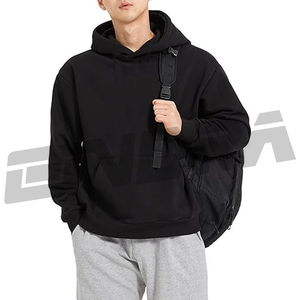 Sweat à capuche noir avec style streetwear moderne, tissu doux et confortable, coupe décontractée, à porter tous les jours pour hommes et femmes, toutes saisons - Product Image 2