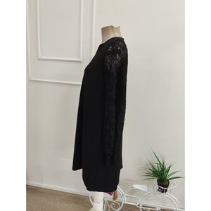 เดรสผ้าเครปแขนยาว คอเปิด แต่งลูกไม้ ทรงหลวม รุ่น 37317 - สีดำ - Product Image 6