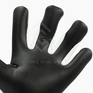 Gants de gardien de but pour hommes de haute qualité avec fermeture à crochets antidérapante, paume en latex à adhérence souple, doublure respirante pour un usage sportif - Product Image 3