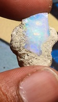 Opale éthiopienne de qualité supérieure, polie, brute, naturelle, opale éthiopienne brute, pierre précieuse brute de haute qualité pour la fabrication de bijoux.