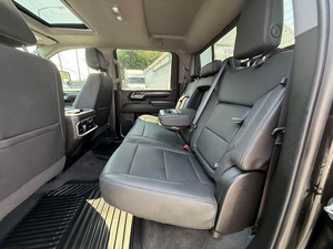 Camioneta Pickup 2024 de Servicio Pesado, 1 Tonelada, Cabina Doble, 4x4, Caja Larga de 8 Pies, Transmisión Automática, Equipada con Interior de Cuero - Product Image 5