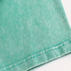 T-shirts à épaules tombantes élégants pour hommes avec un design imprimé minimaliste parfait pour le streetwear et l'utilisation estivale de t-shirts à épaules tombantes - Product Image 5