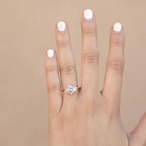 Anillo de Compromiso con Halo de Diamantes Cultivados en Laboratorio de 1.50 CTW, Corte Redondo, Oro Sólido de 14K, Oro Rosa, Joyería Fina para Novia, Hecho en EE. UU. - Product Image 3