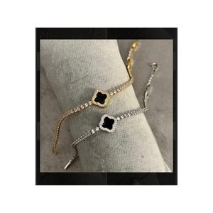 สร้อยข้อมือ Waterway ลายโคลเวอร์สีดํา - Product Image 1